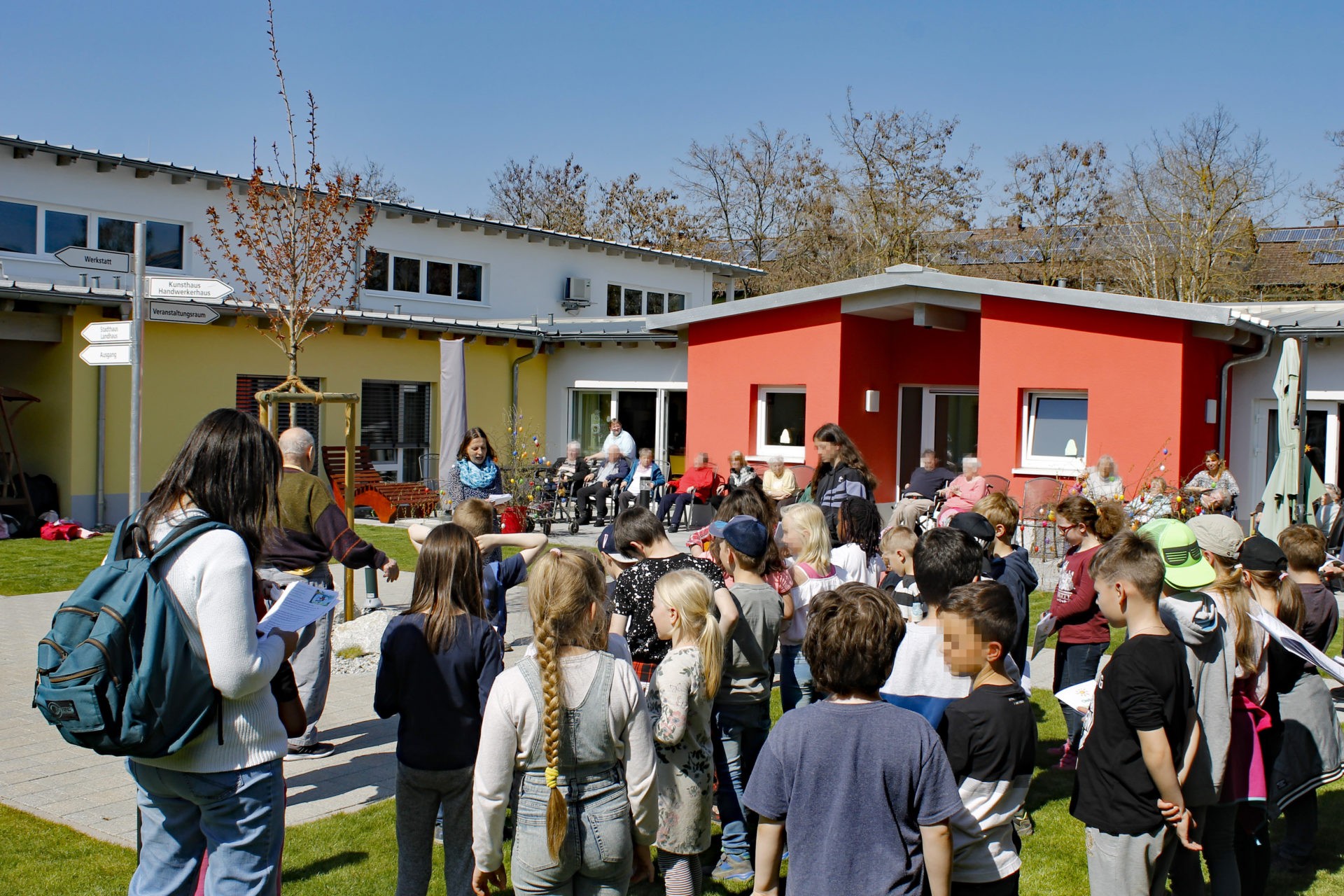 AWO-Ferienhort am Lindenhof: Mülldetektive unterwegs - Upcycling kreativ